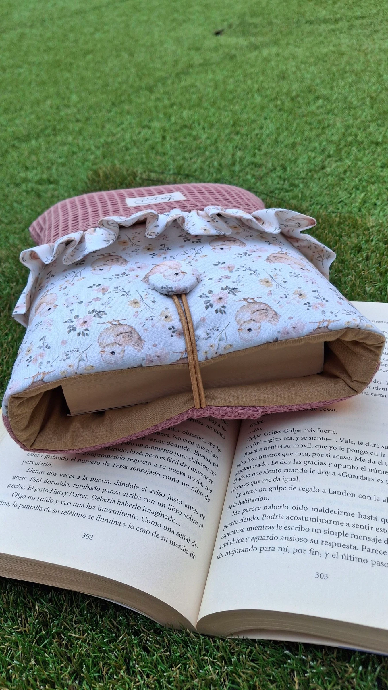 Célula para livro acolchoada feita à mão – photo 3
